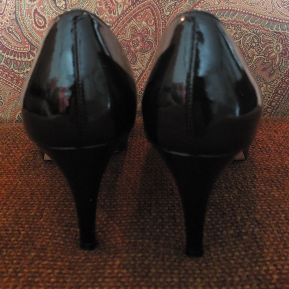 Cole Haan Heels Patent Size 8B - Picture 3 of 8